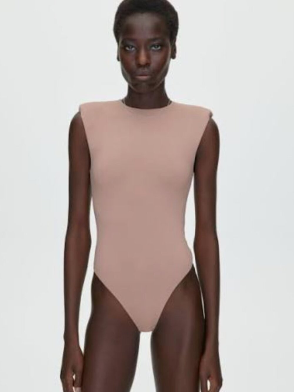 Babaton Aritzia Contour Shoulder Pad bodysuit Size Medium Toasty color
